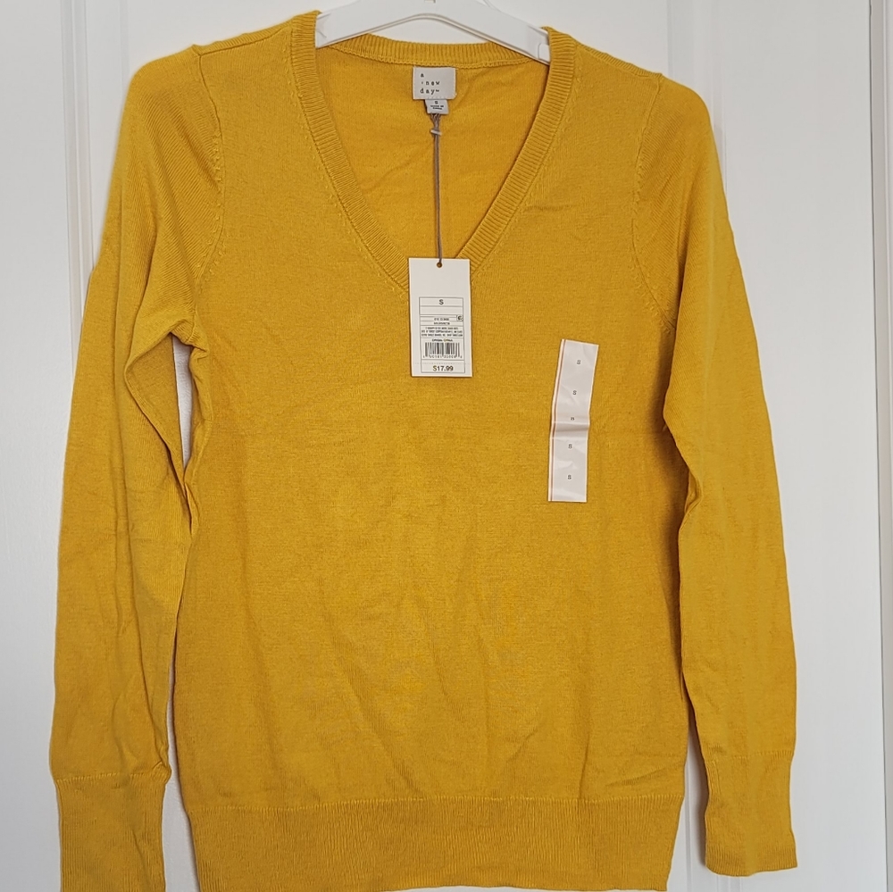 Women's Lightweight V-Neck Pullover Sweater
